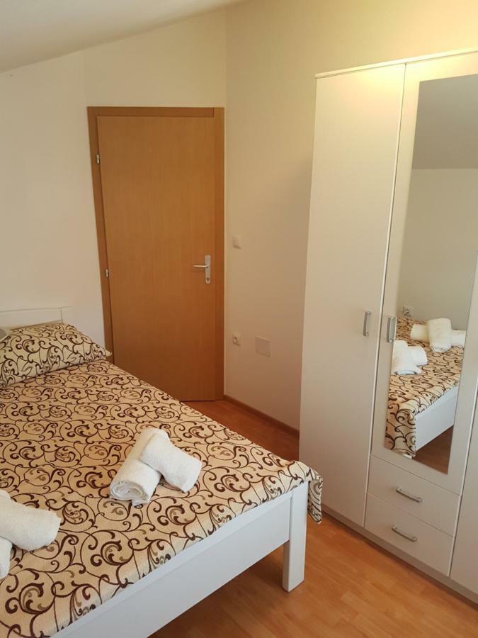 Apartmani Luca Fažana Esterno foto