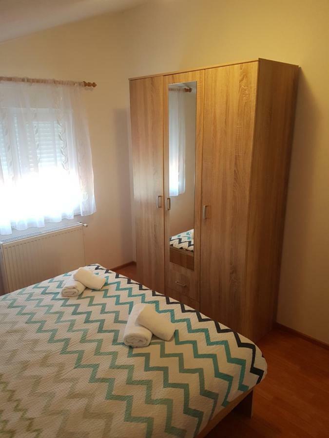 Apartmani Luca Fažana Esterno foto