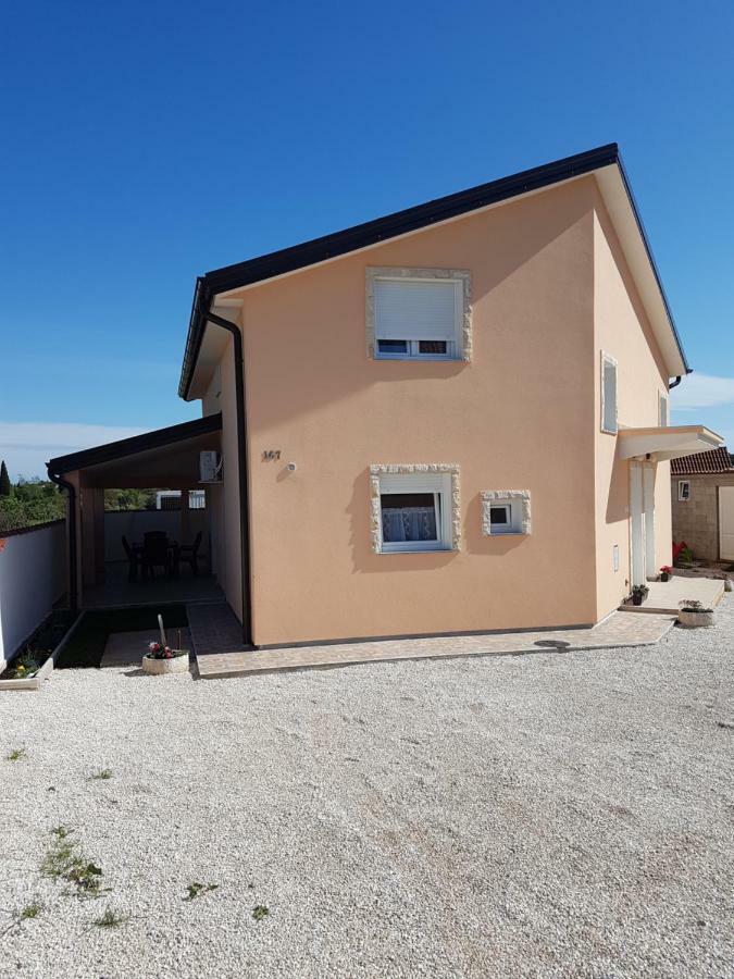 Apartmani Luca Fažana Esterno foto