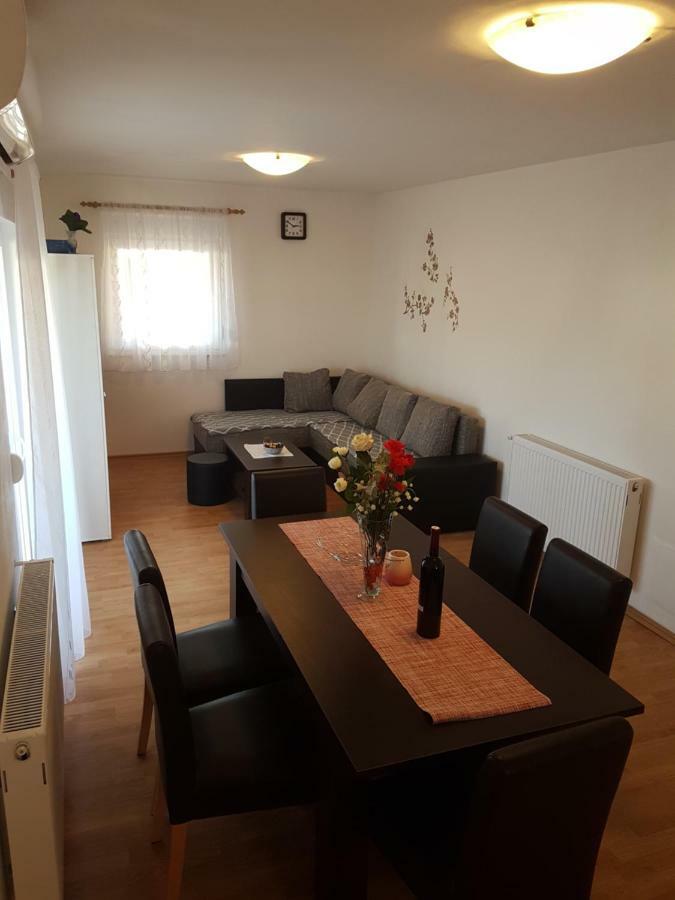 Apartmani Luca Fažana Esterno foto